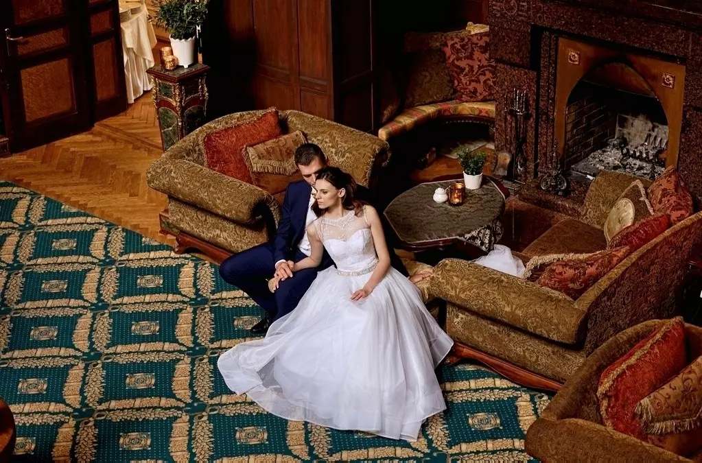 Fotografia Pary ślubnej W Bursztynowym Pałacu w Strzekęcinie