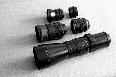 fotografia przedstawiająca pięć podstawowych obiektywów do systemu pentacon six kiev 6